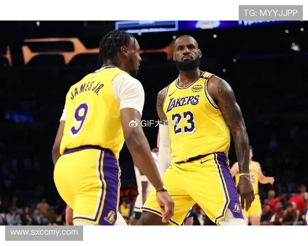 詹姆斯带领湖人逆转勇士 关键时刻展现领袖风范